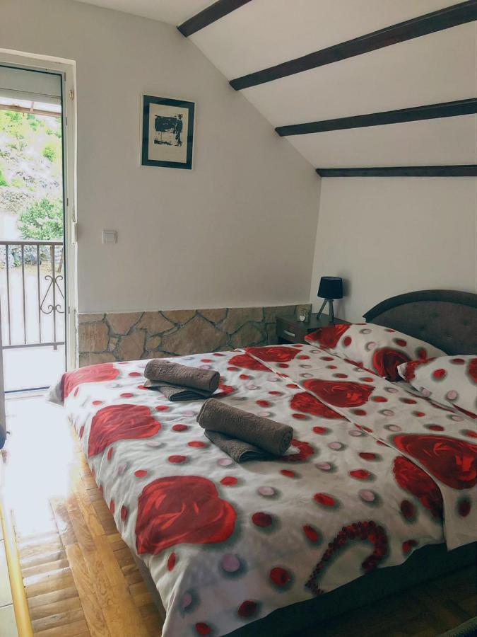 Vikendica,Bungalovi Lipska Pecina Cetinje Esterno foto