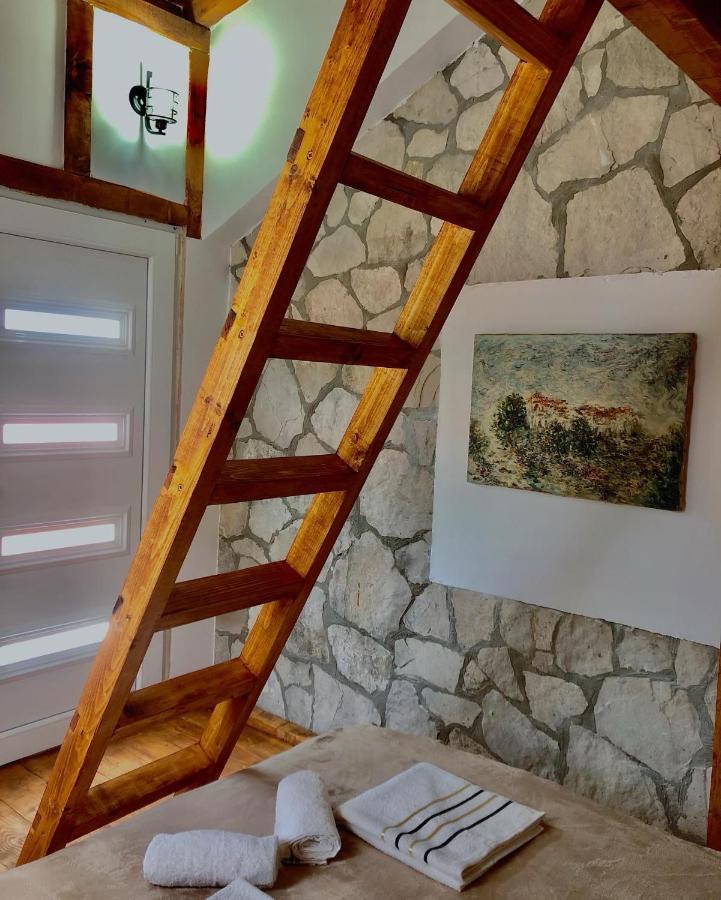 Vikendica,Bungalovi Lipska Pecina Cetinje Esterno foto