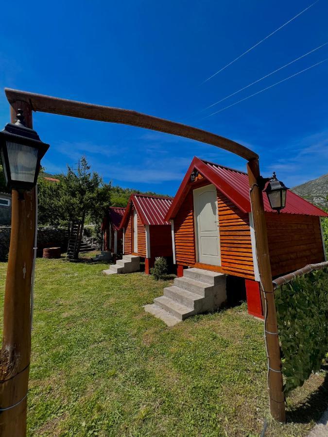 Vikendica,Bungalovi Lipska Pecina Cetinje Esterno foto