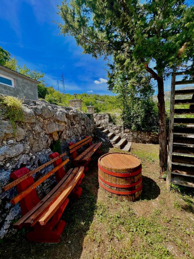 Vikendica,Bungalovi Lipska Pecina Cetinje Esterno foto