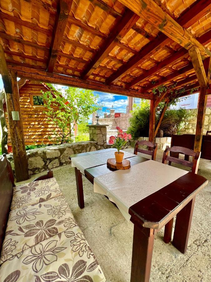 Vikendica,Bungalovi Lipska Pecina Cetinje Esterno foto