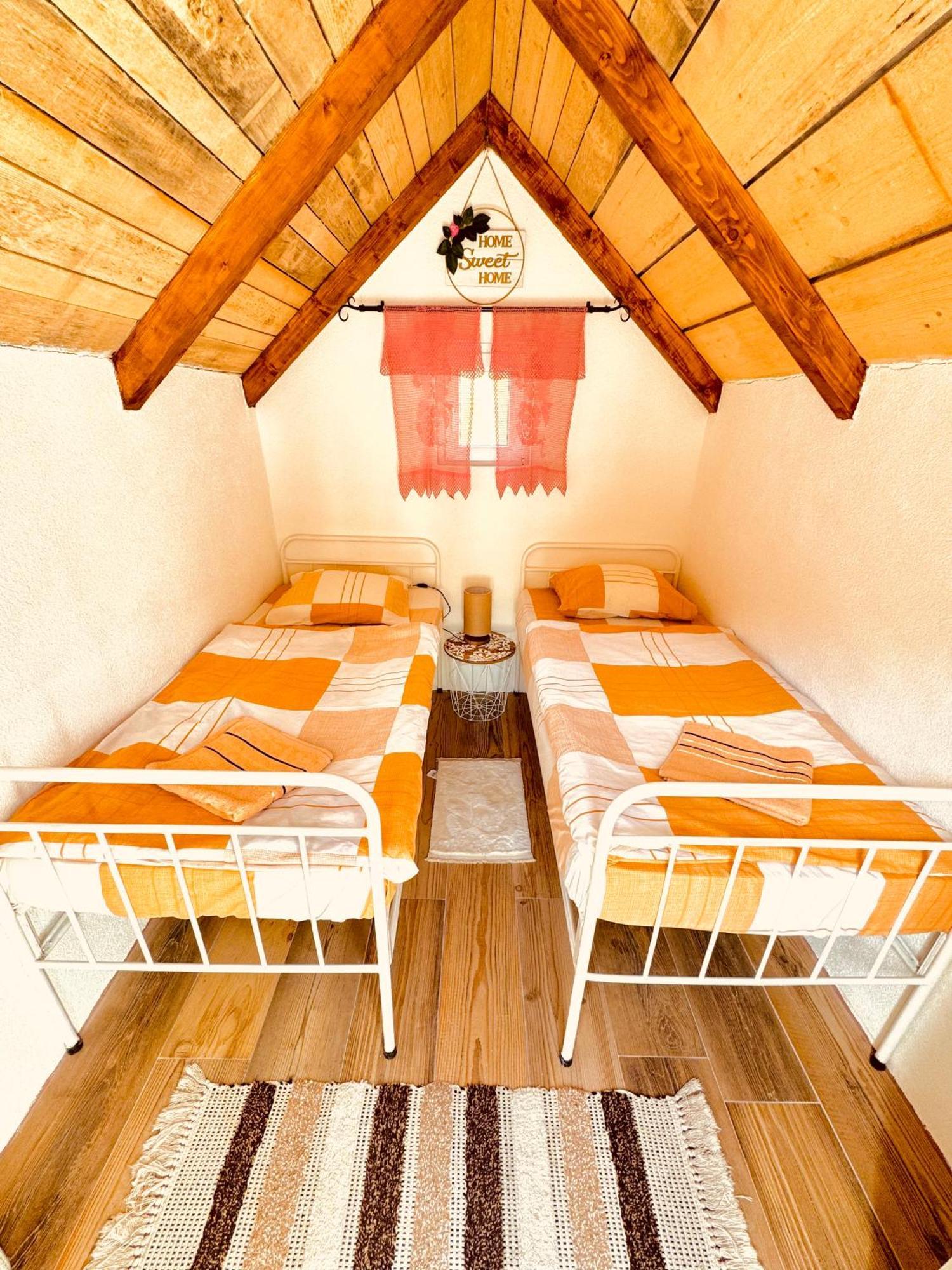 Vikendica,Bungalovi Lipska Pecina Cetinje Esterno foto